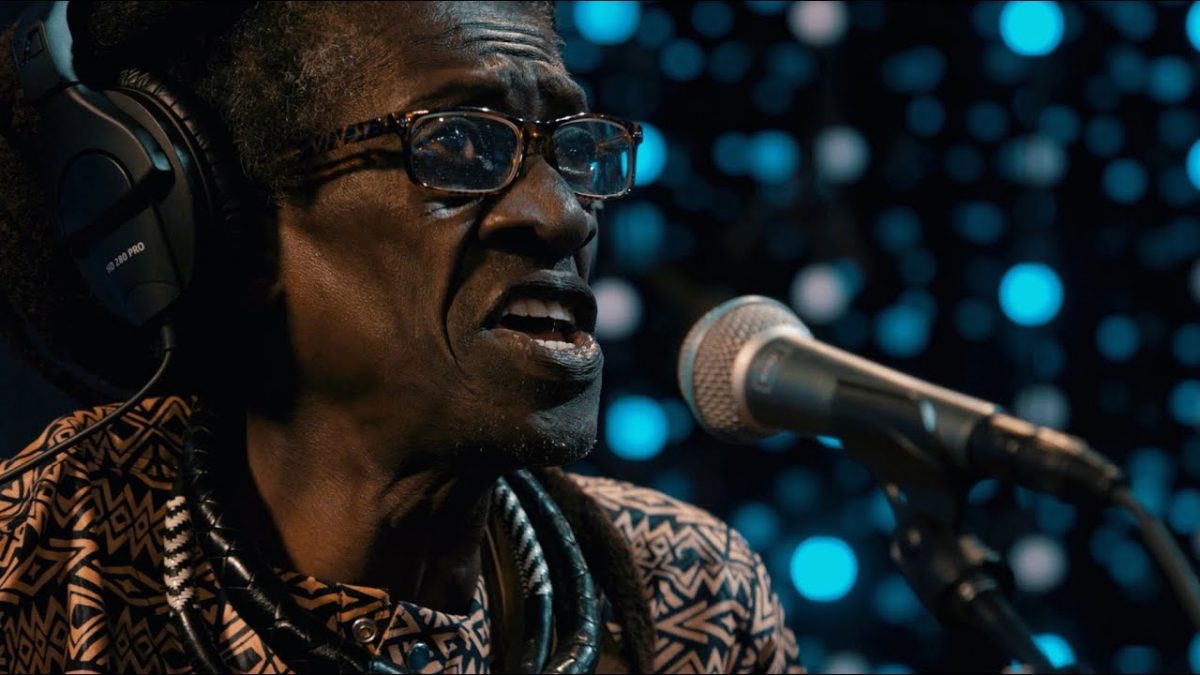 Cheikh Lô - Guiss Guiss (Live on KEXP)