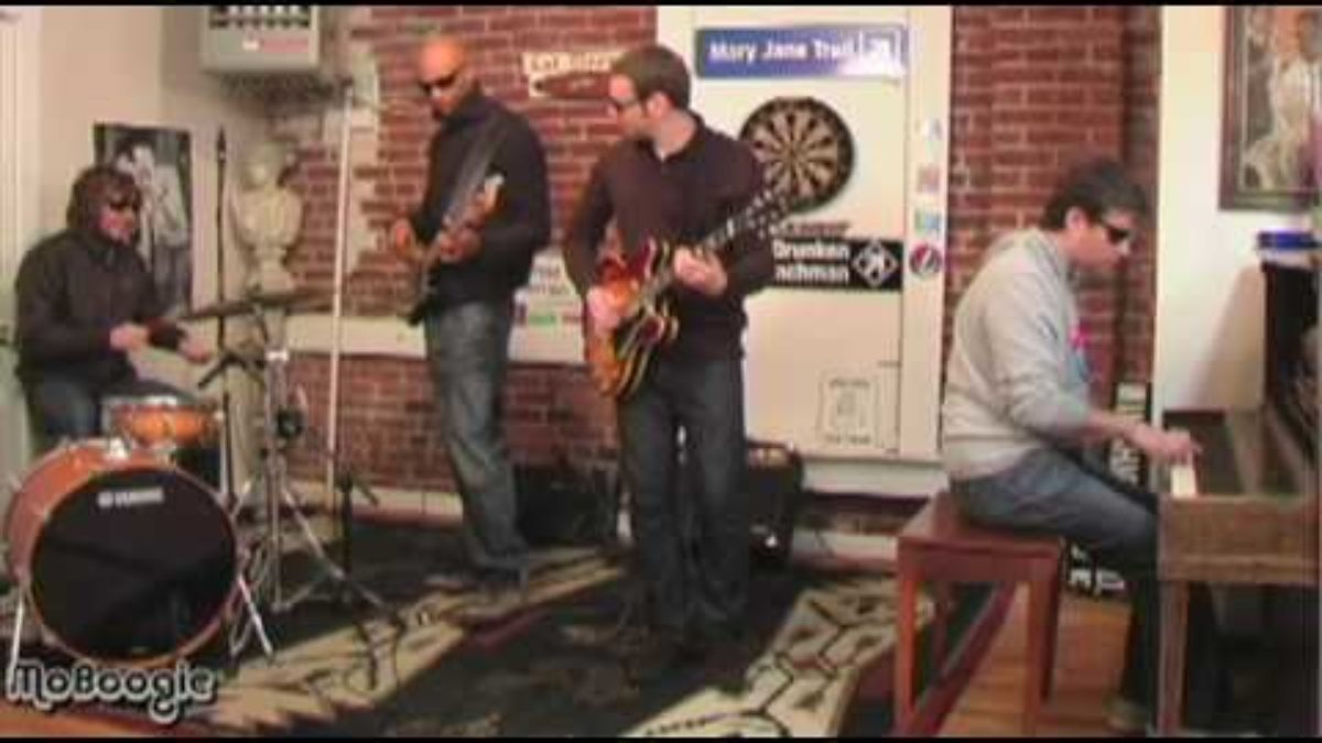 THE NEW MASTERSOUNDS "San Frantico" - stripped down session @ the MoBoogie Loft