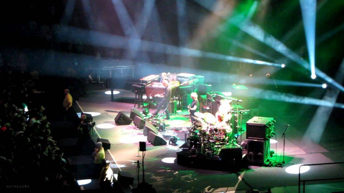 2010-10-23 - Mullins Center; Amherst, MA (SET 2) [HD]