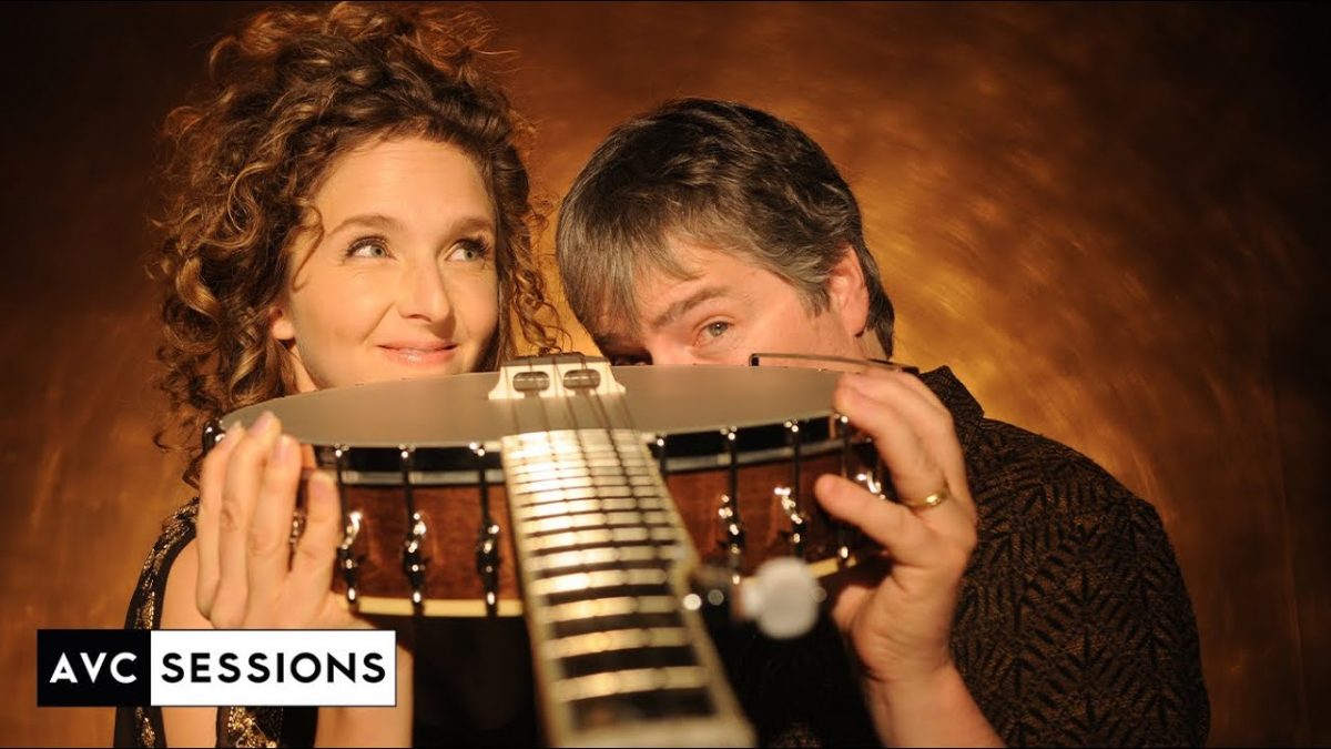 Bela Fleck and Abigail Washburn stop by for a banjo-filled House Show | AVC Sessions: House Shows