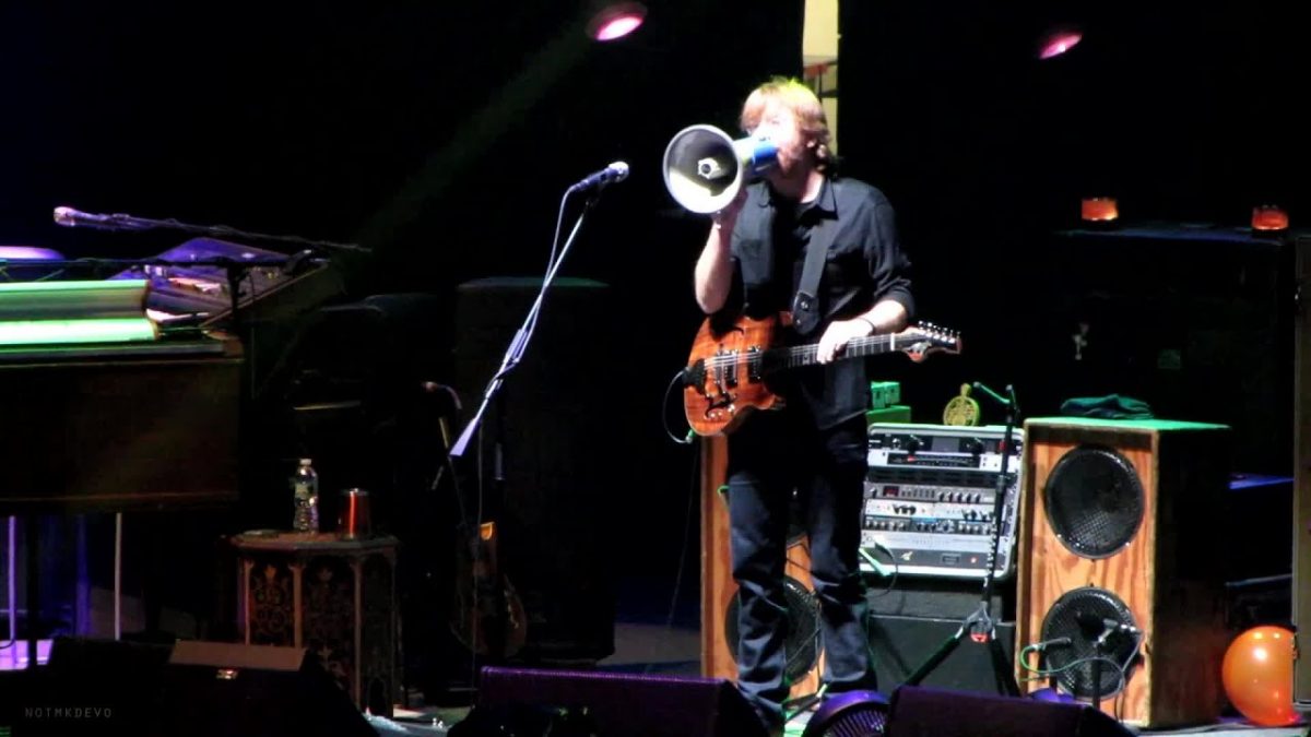 Fee [HD] 2010-10-24 - Mullins Center; Amherst, MA