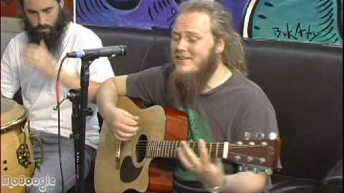 JOSH HEINRICHS with Jah Roots "Ganja Weed" acoustic at the MoBoogie Loft