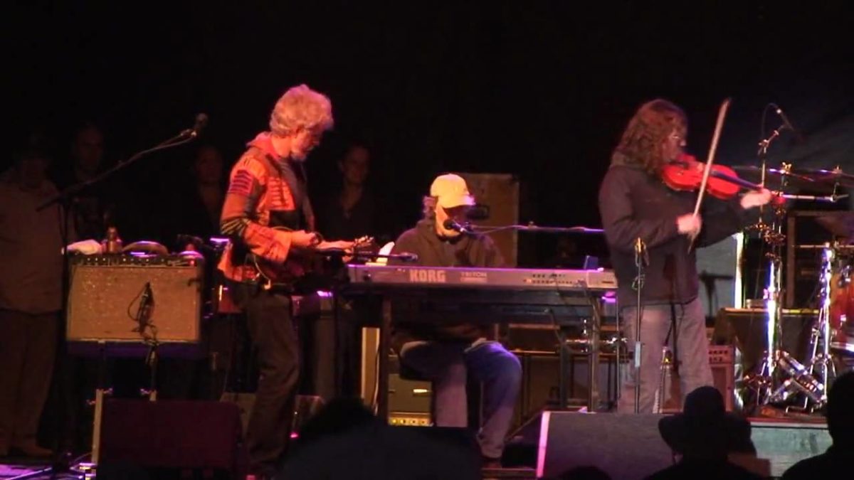Little Feat - 05.09.10 - The Weight (with John Kadlecik on fiddle)