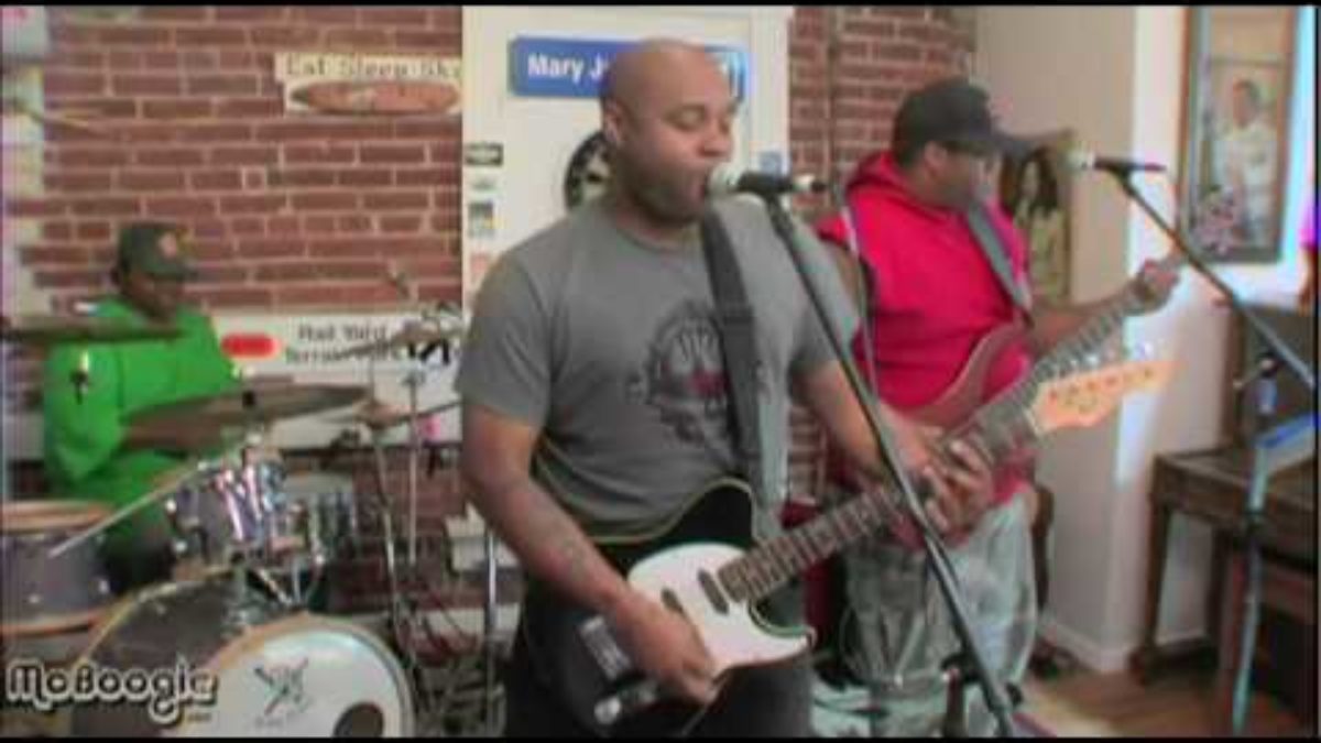 OUTLAW NATION "Sunny Day" - live @ the MoBoogie Loft