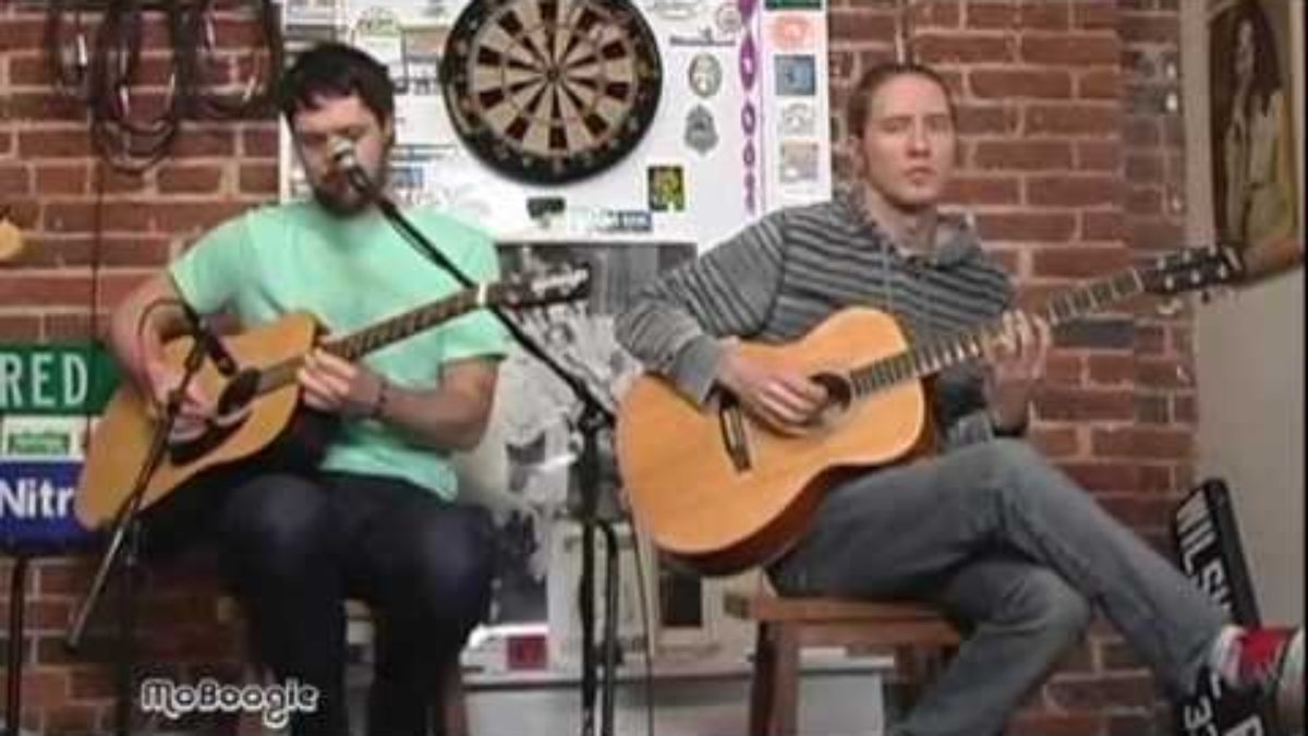 ROSTER McCABE "Falling Apart" - stripped down session @ the MoBoogie Loft