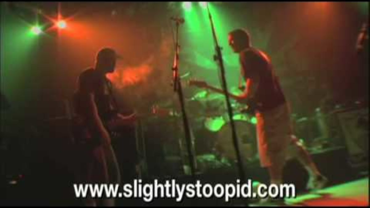 SLIGHTLY STOOPID live "Living Dread"