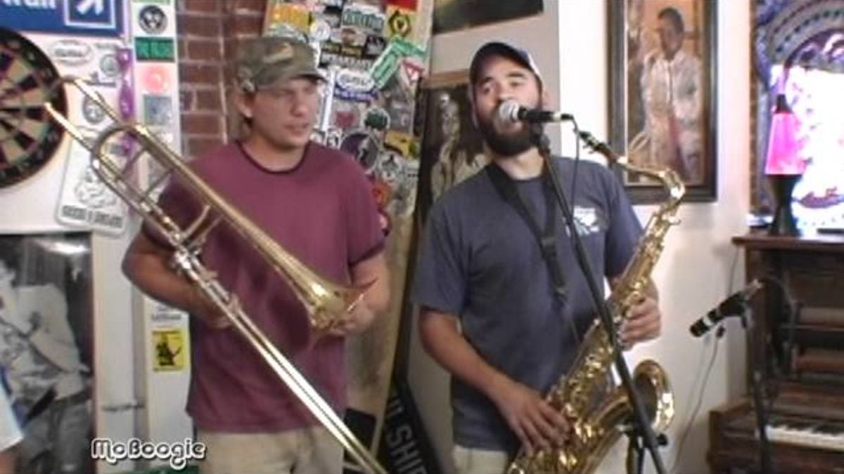 SOL DRIVEN TRAIN "Stevie Song #3" - stripped down session @ the MoBoogie Loft