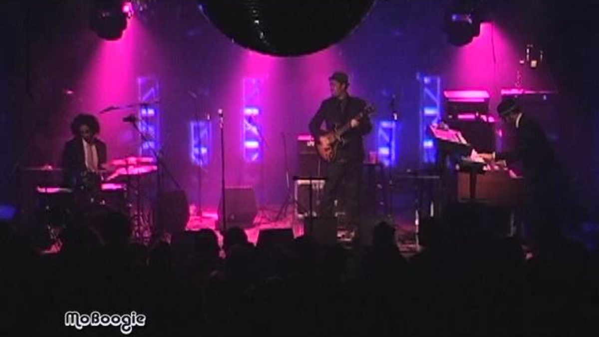 SOULIVE "Turn It Out" - live @ Cervantes