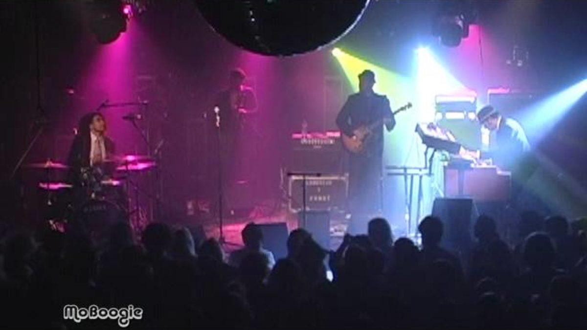 SOULIVE "Up Right" - live @ Cervantes