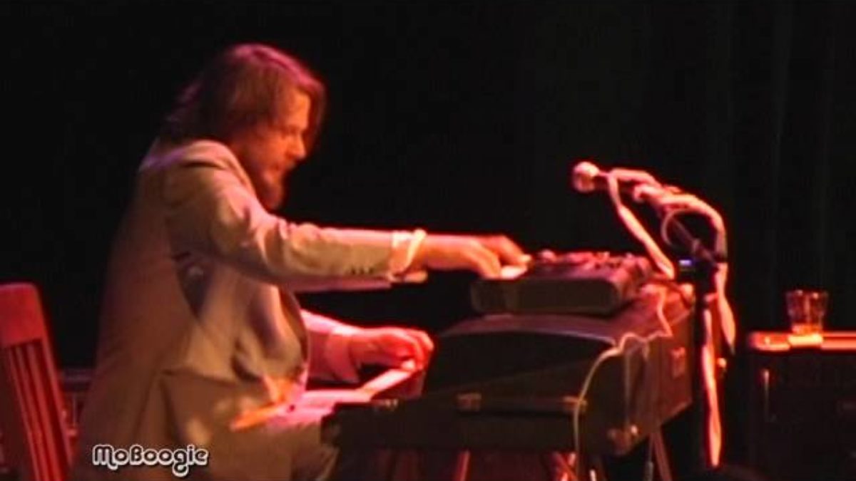 SURPRISE ME MR. DAVIS "Sissyfuss" - live @ The Fox