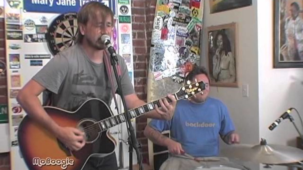 TERRIBLE THINGS "Revolution" - acoustic @ the MoBoogie Loft