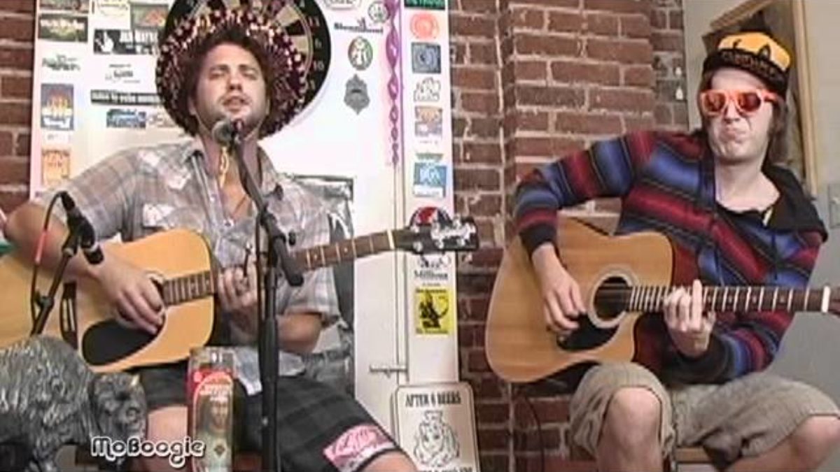 THE B FOUNDATION "Spliffed" - acoustic @ the MoBoogie Loft