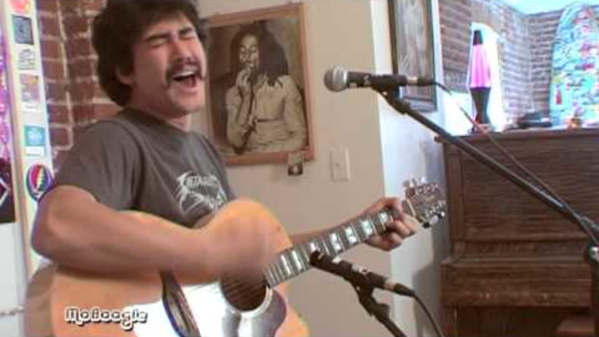 THE EXPENDABLES - GEOFF WEERS "Trying To Focus" (acoustic)
