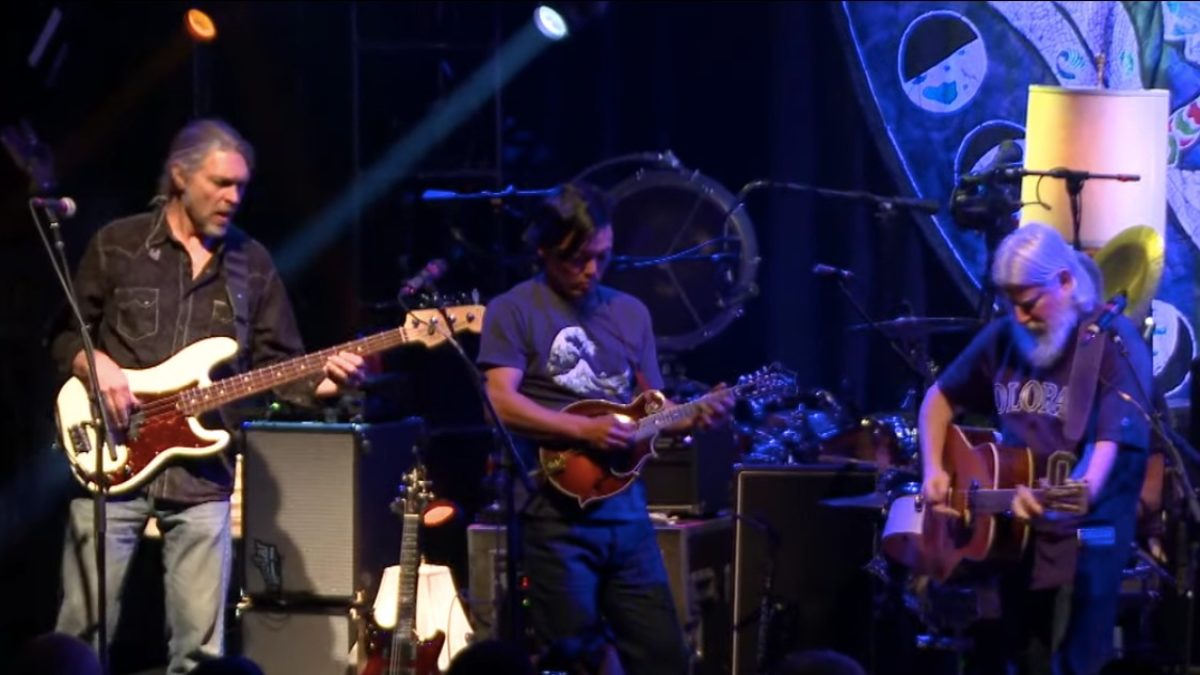 The String Cheese Incident Performs ‘Blackberry Blossom’ At Fox Theatre In 2017: Pro-Shot Video