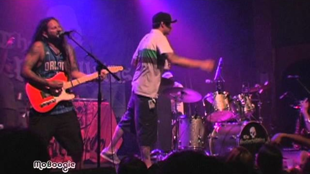 THE SUPERVILLAINS "St. Thomas" - live @ The Bluebird
