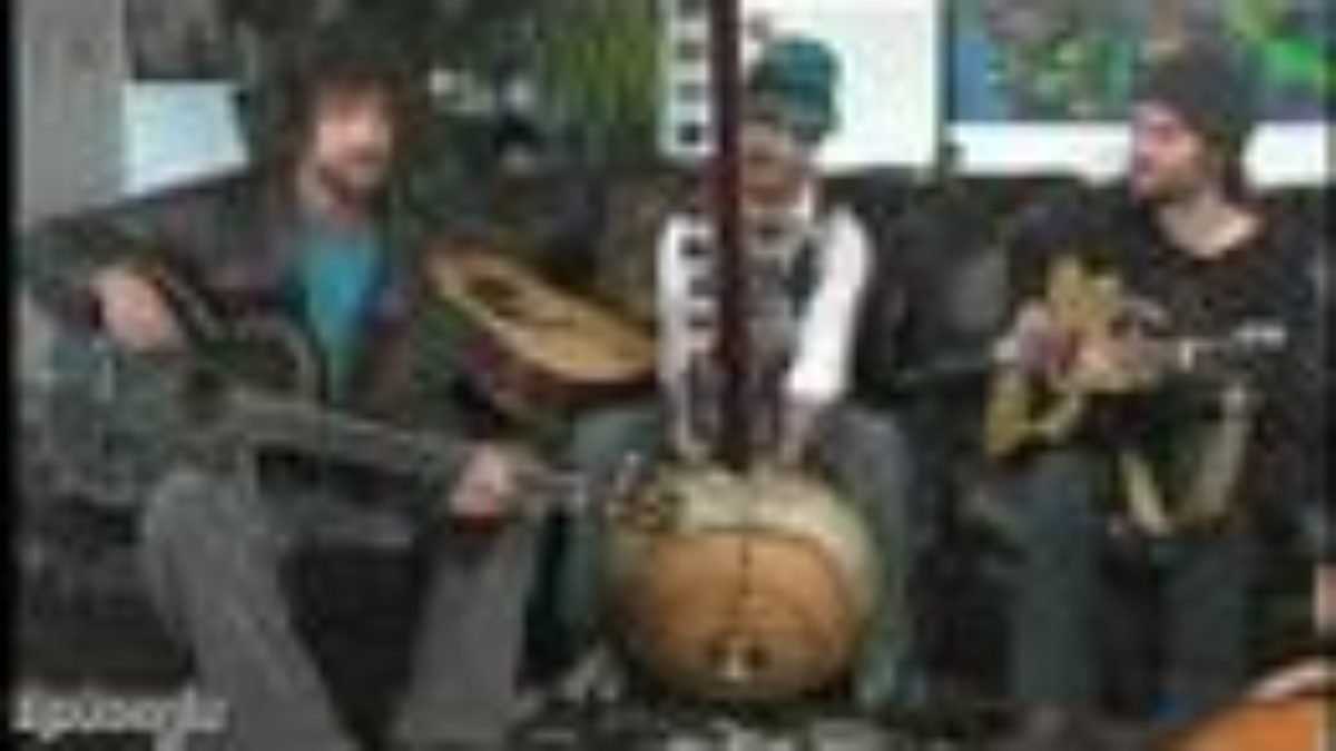 Toubab Krewe "Maliba" acoustic at the MoBoogie Loft 4-2-08