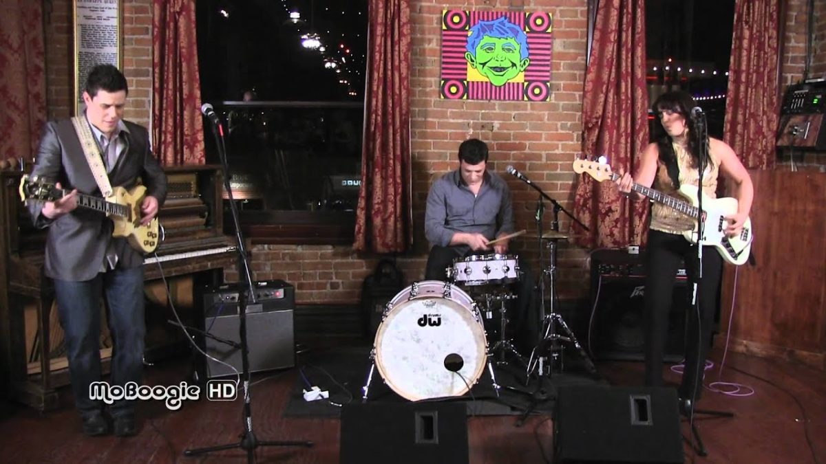 TRAMPLED UNDER FOOT "Heart On The Line" - live MoBoogie Loft Session