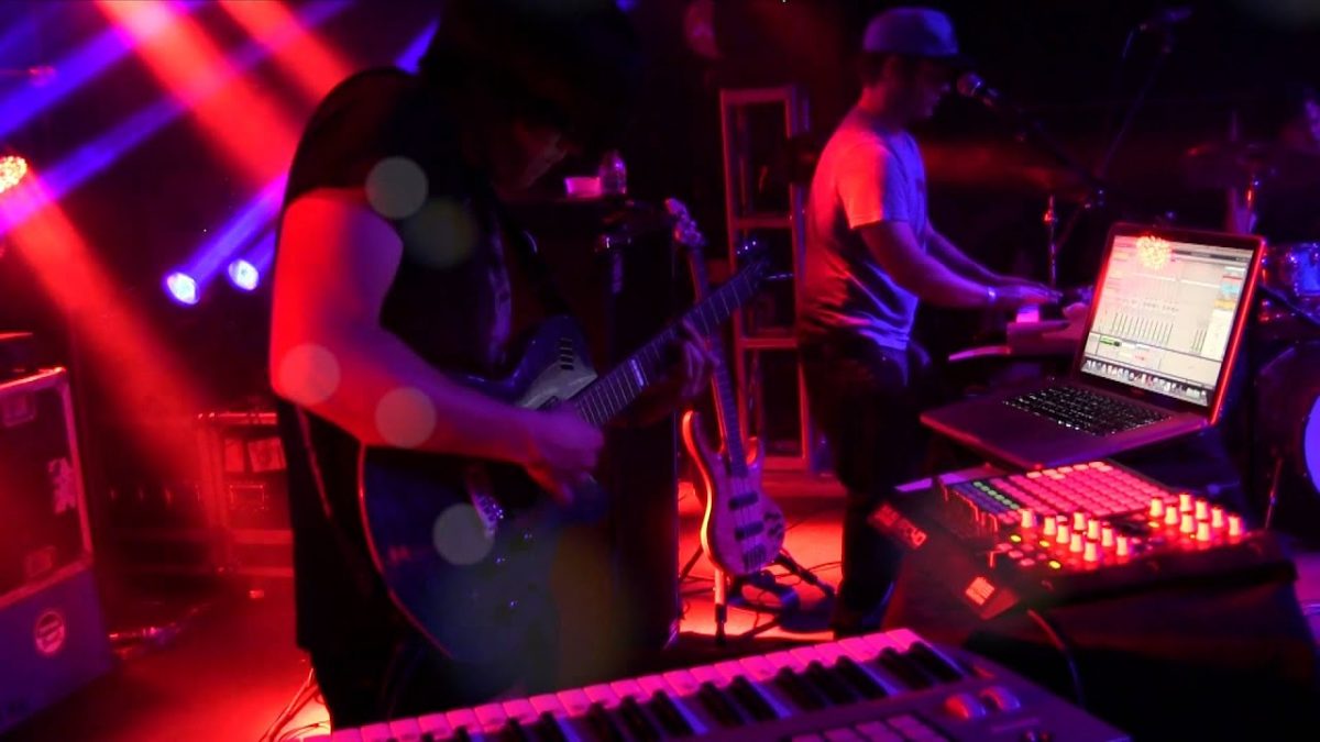 ZOOGMA - M10 - live @ Cervantes