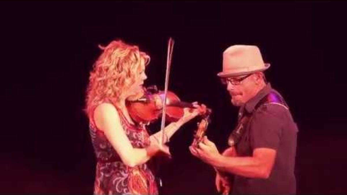 Natalie MacMaster 3/21/10 "A Christmas Jig~Mouth of the Tobique" Sanders Theater Cambridge, MA