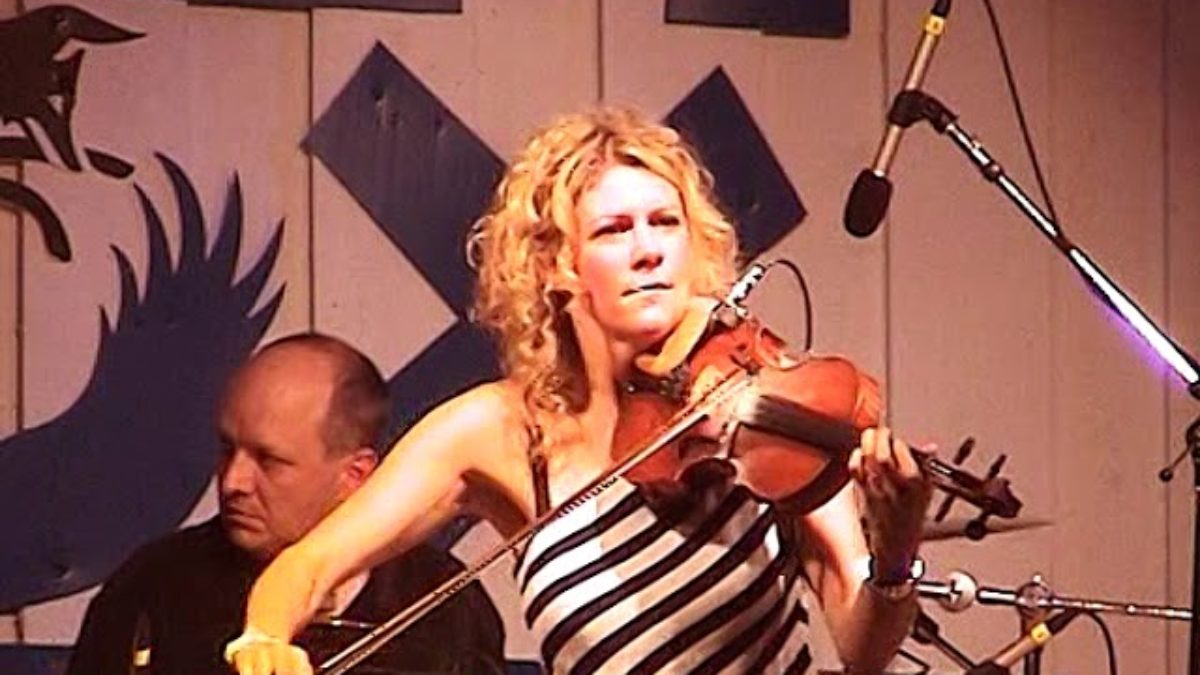 Natalie MacMaster 7/18/02 "Blue Bonnets Over the Border" Grey Fox Bluegrass Festival