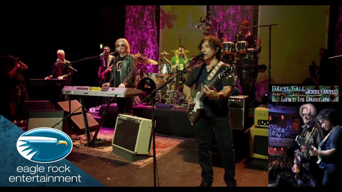 Daryl Hall & John Oates - Kiss On My List (Live In Dublin)