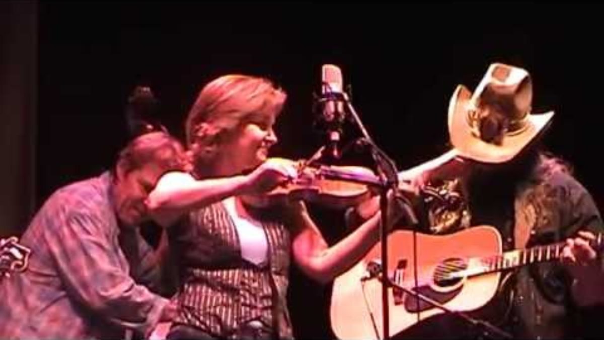 Steeldrivers w/ Chris Stapleton "If You Cant Be Good Be Gone," Grey Fox 2009