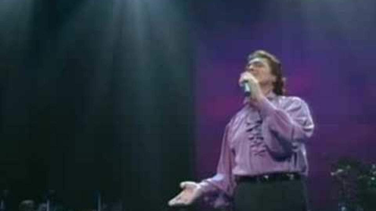 Engelbert Humperdinck - Ave Maria (From "Engelbert Live")