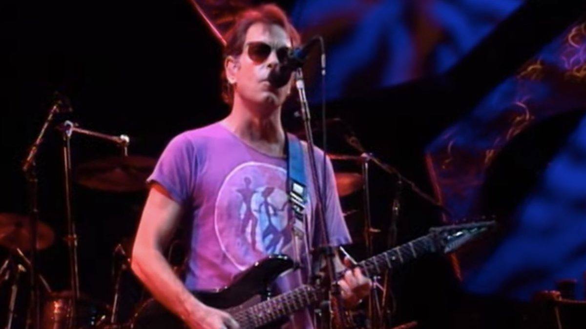 The Grateful Dead Performs ‘Truckin’’ In 1993: Pro-Shot Video