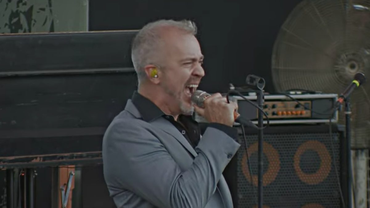 JJ Grey & Mofro Perform ‘Brighter Days’ At Waterfront Blues Festival In 2016: Pro-Shot Video