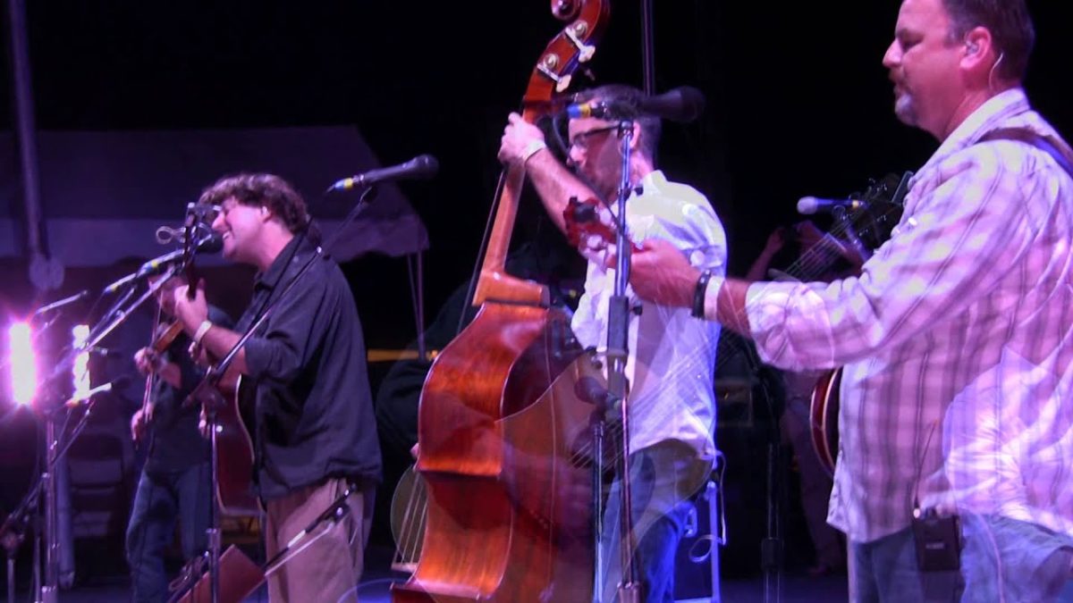 Keller & the McCourys, "Pumped Up Kicks," Grey Fox 2014