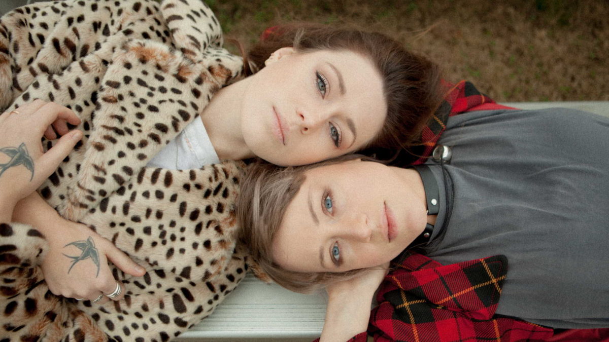 Larkin Poe Announces Covers Album ‘Kindred Spirits’ & Shares Moody Blues Cover