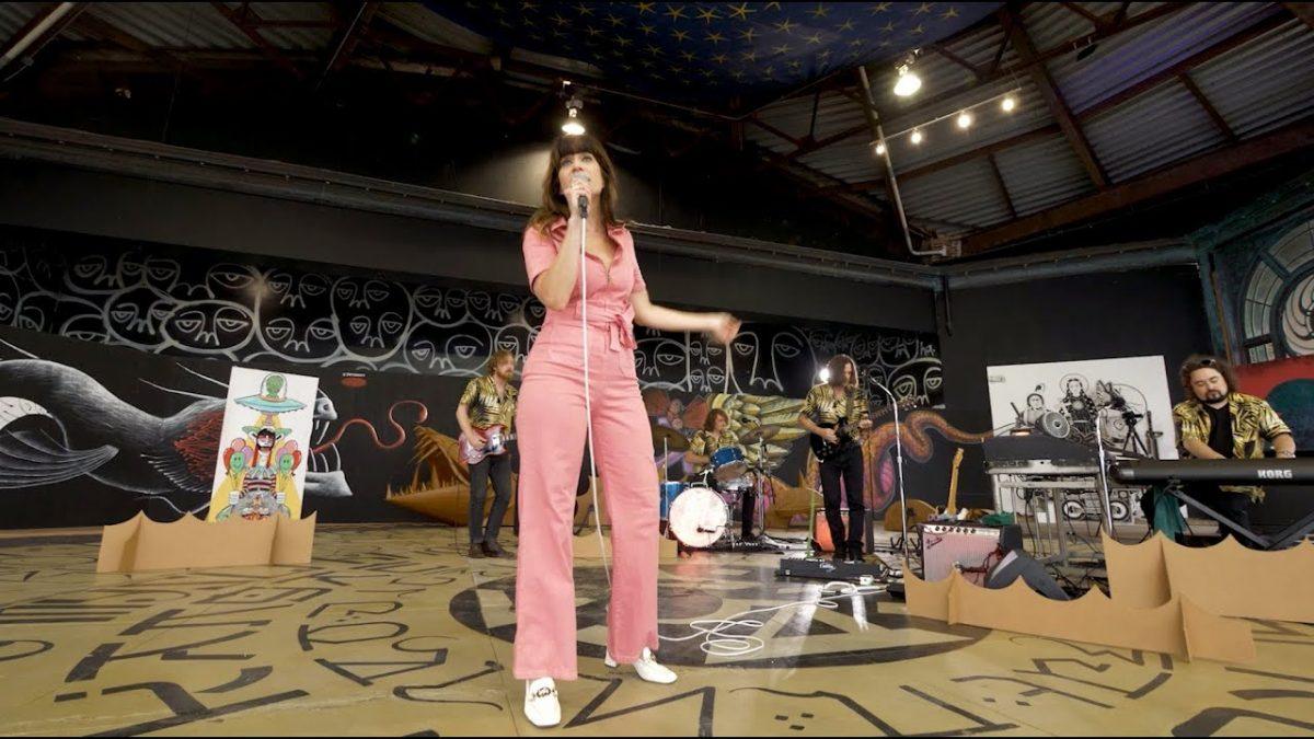 Nicole Atkins - "Mind Eraser" (Live at The Carousel Building)