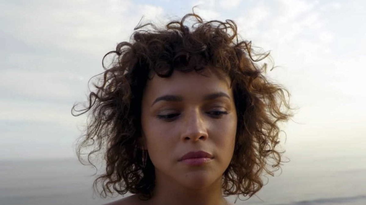 Norah Jones Shares ‘Hurts To Be Alone’ Video & Details ‘Pick Me Up Off The Floor’ Deluxe Edition