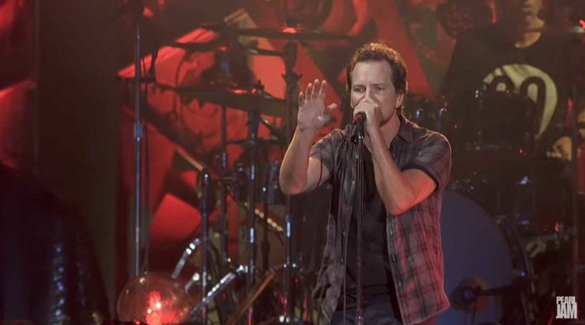 Pearl Jam Performs ‘Alive’ In Seattle At 2018 Home Show: Pro-Shot Video