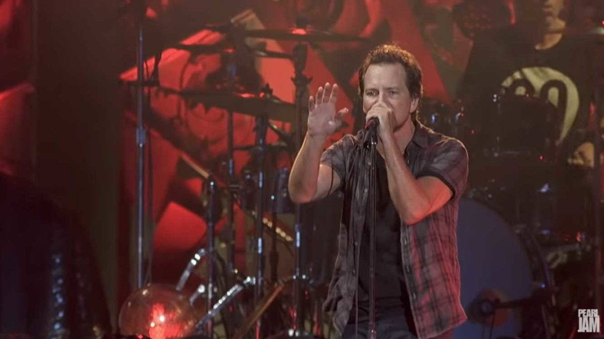 Pearl Jam Performs ‘Alive’ In Seattle At 2018 Home Show: Pro-Shot Video
