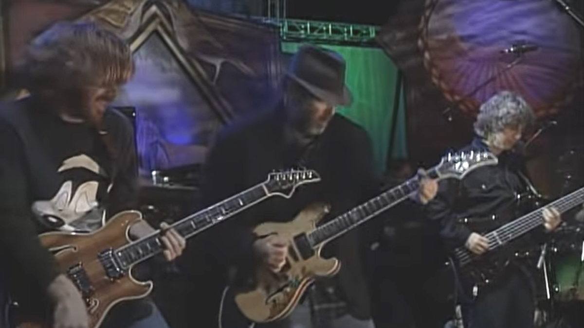 Phish & Neil Young Perform Together At Farm Aid On Fall Tour 1998