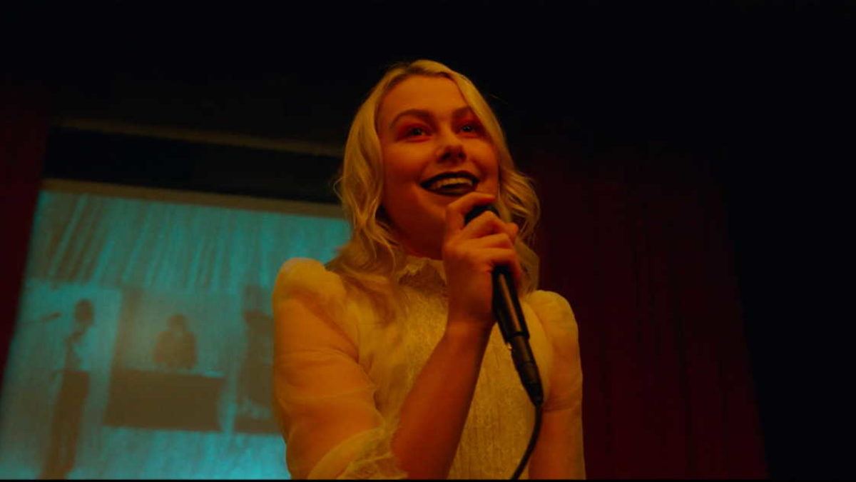 Phoebe Bridgers Performs On ‘Late Night With Seth Meyers’