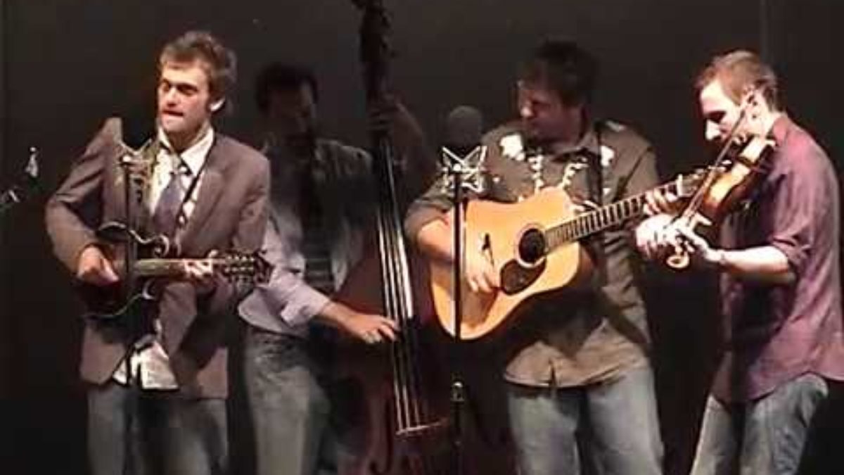 Chris Thile and the How To Grow A Band "Heart In A Cage" 6/2/07 Preston, CT