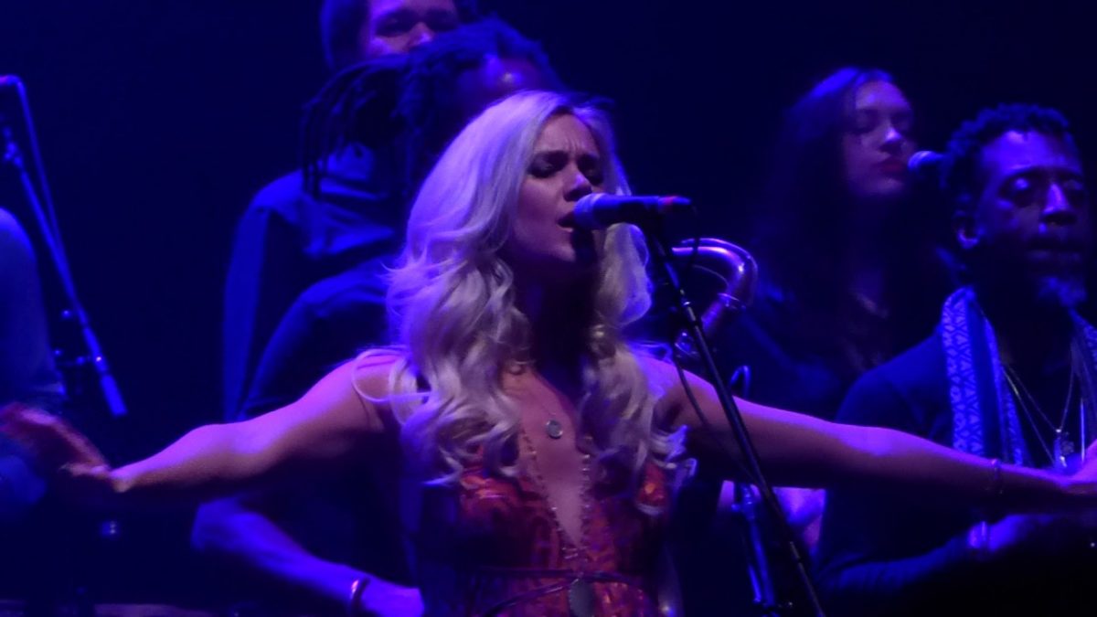 Tedeschi Trucks Band ft. Joss Stone - Lovin' You Is Sweeter Than Ever 10-5-19 Beacon Theatre, NYC