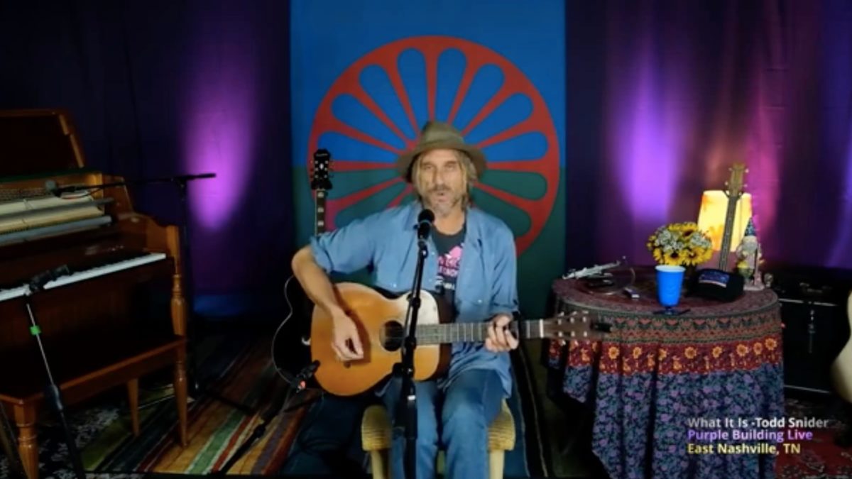 Todd Snider Covers Chris Robinson Brotherhood’s ‘If You Had A Heart To Break’