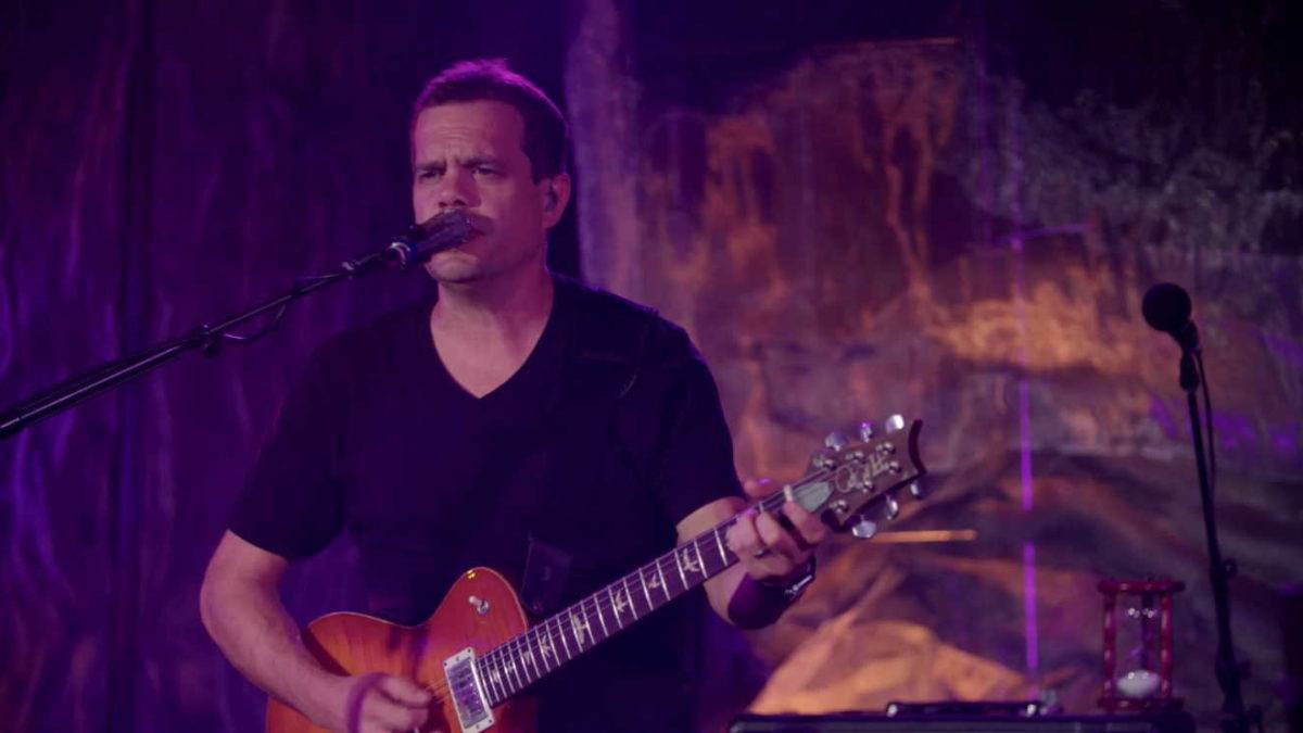 Umphrey’s McGee Dusts Off ‘Roundabout’ Cover During ‘Wrapped In The Round’ Finale