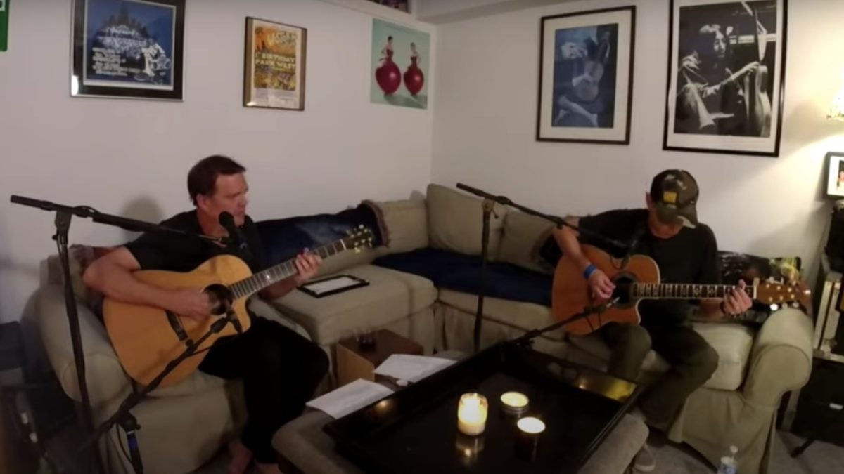 Umphrey’s McGee’s Brendan Bayliss & Jake Cinninger Share Acoustic ‘Remind Me/In The Kitchen’ Video And Announce Livestream