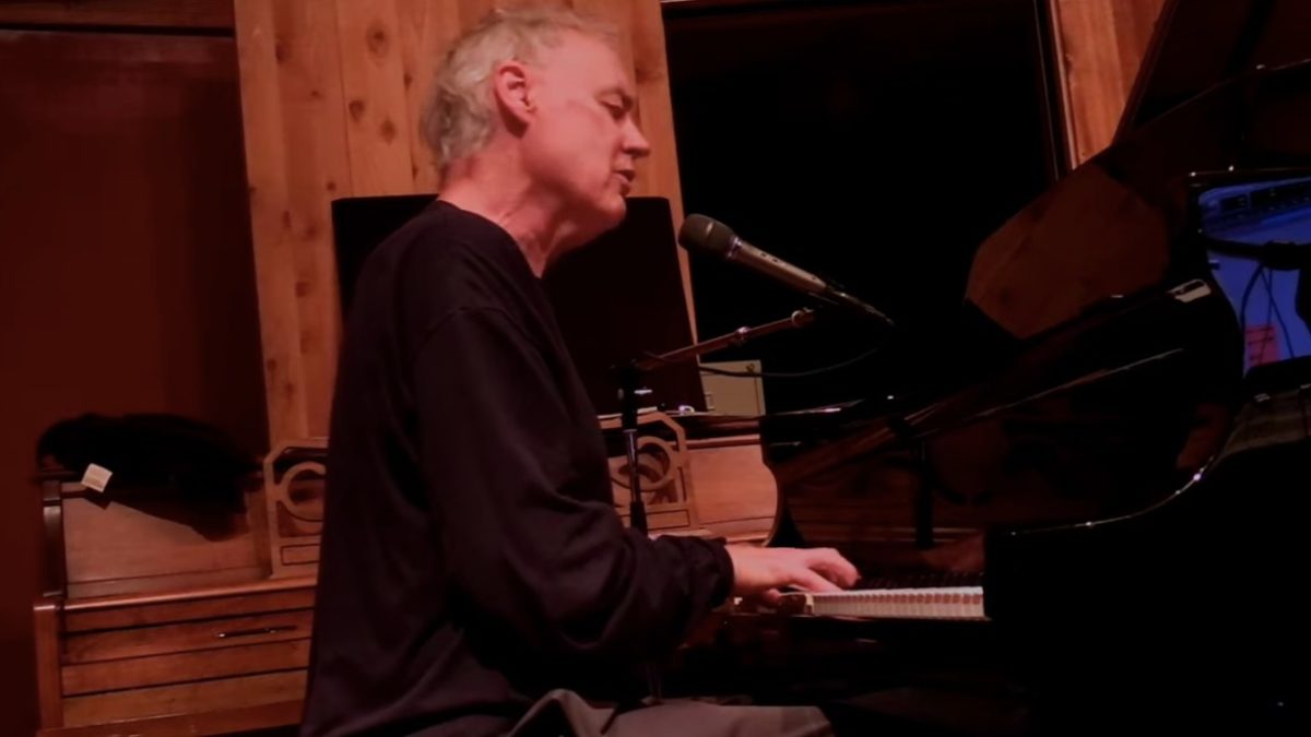 Bruce Hornsby Performs ‘Bright Star Cast’ & ‘Cyclone’ For Bonnaroo ‘Virtual ROO-Ality’