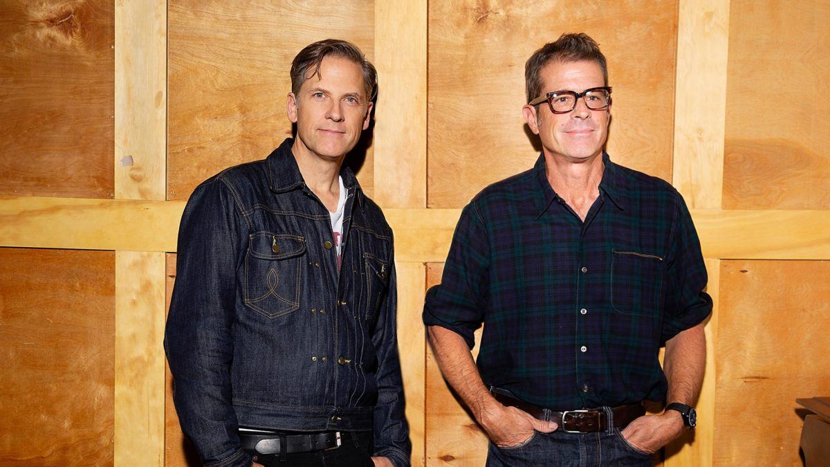 Calexico Announces Holiday Album ‘Seasonal Shift’ & Shares Single