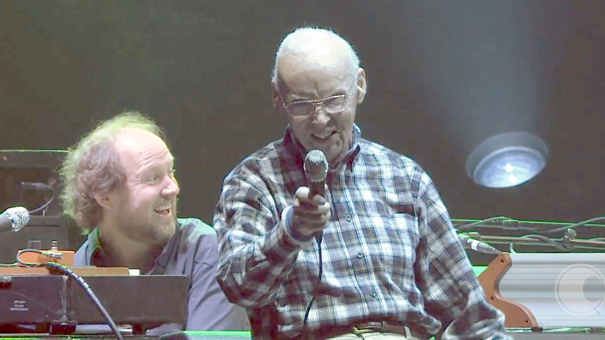 Phish Performs 'Bill Bailey' With Dr. Jack McConnell On Fall Tour 2010