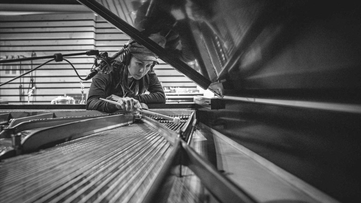 Holly Bowling Shares ‘St. Stephen’ From Grateful Dead Tribute Album