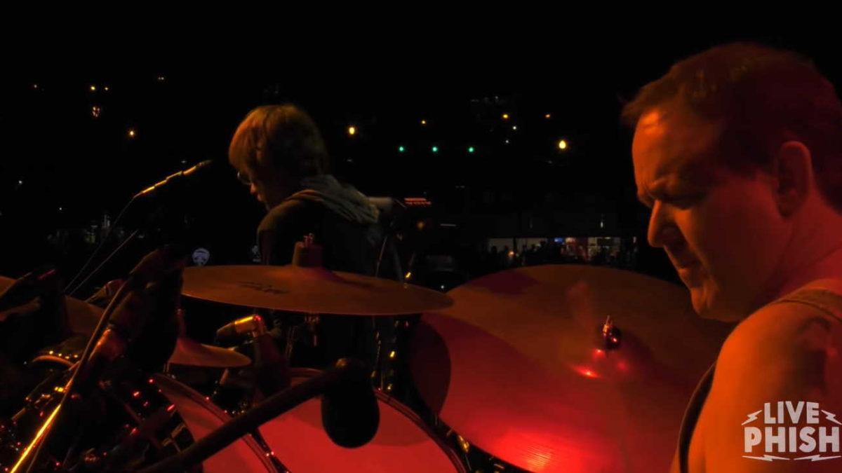 Phish Performs Adventurous 'Bathtub Gin' In Nashville On Fall Tour 2018