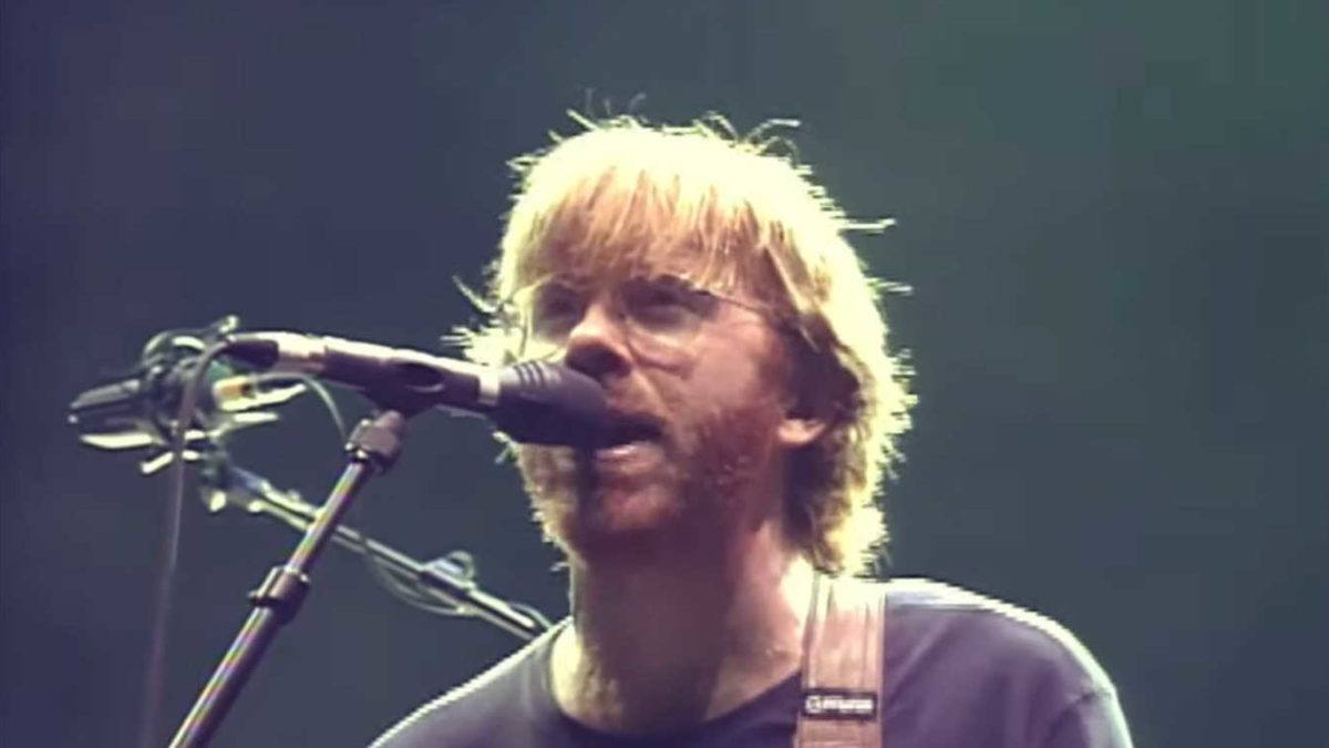 Watch Phish Perform 5 Standout Versions Of 'Tweezer' Pre-Hiatus