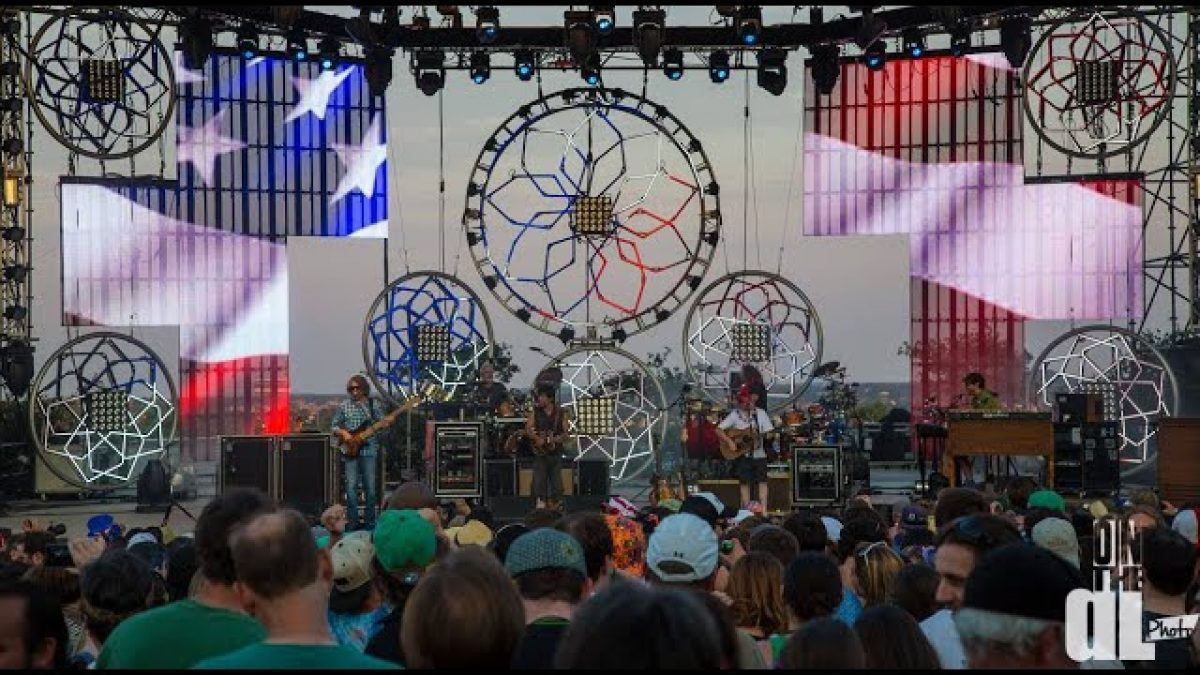 The String Cheese Incident - "Honky Tonk Heroes" (Billy Joe Shaver)