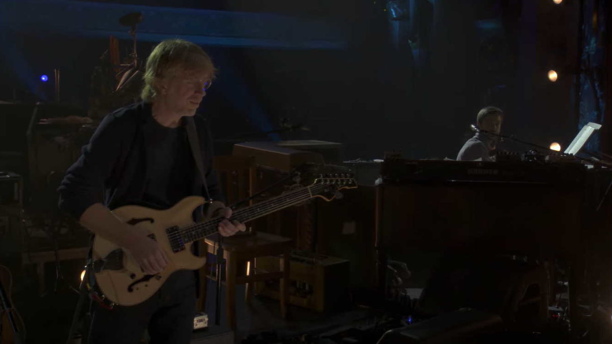 Trey Anastasio & Jeff Tanski Perform ‘Divided Sky’ Duet At Beacon Theatre: Official Video